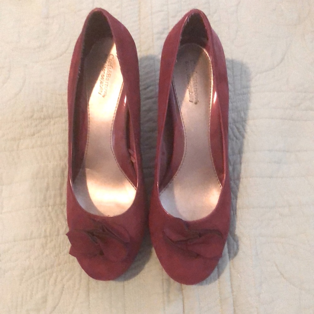 Beautiful cranberry heels for special occasions